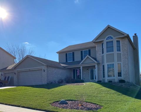 570 Flora Dr, Algonquin, IL 60102 photo 1
