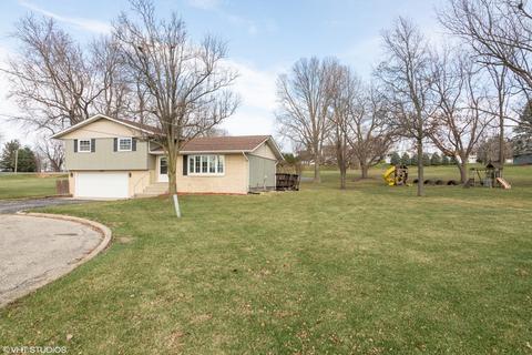 100 Fairview Ct, Walnut, IL 61376 photo 2