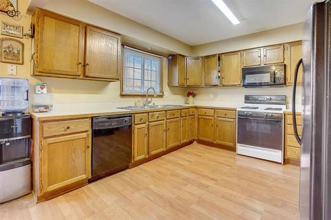 3104 W Beach Dr, Mchenry, IL 60050 photo 6