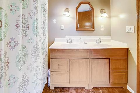 3104 W Beach Dr, Mchenry, IL 60050 photo 11