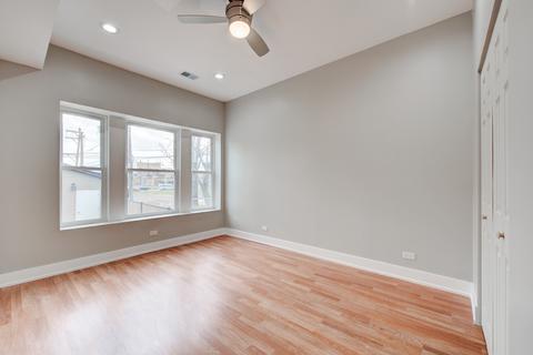 6245 S Champlain Ave, Chicago, IL 60637 photo 3