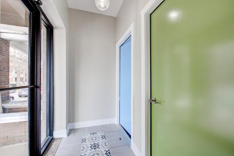 6245 S Champlain Ave, Chicago, IL 60637 photo 2