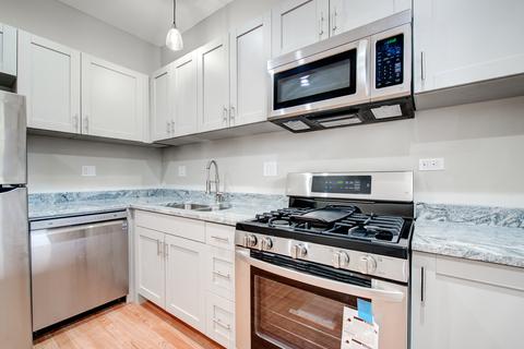 6245 S Champlain Ave, Chicago, IL 60637 photo 12