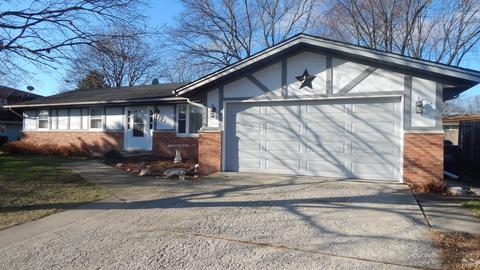 103 Blackhawk Dr, Minooka, IL 60447 photo 2
