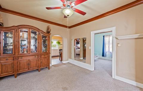 682 Raymond St, Elgin, IL 60120 photo 7