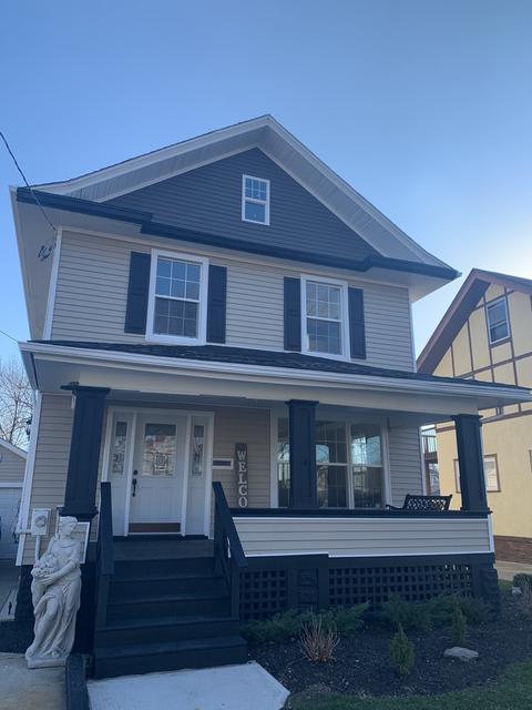 606 Jackson St, Aurora, IL 60505 photo 2