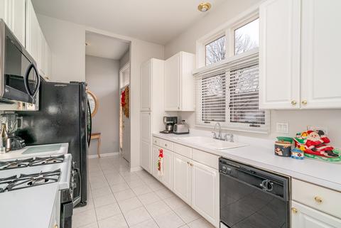 16638 Spangler Rd, Plainfield, IL 60586 photo 3
