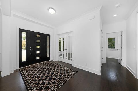820 S Wheaton Ave, Wheaton, IL 60189 photo 2