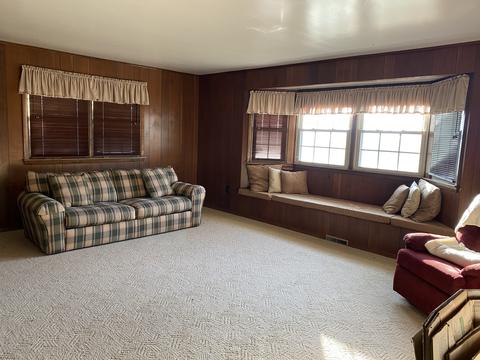 227 E Caroline St, Spring Valley, IL 61362 photo 5