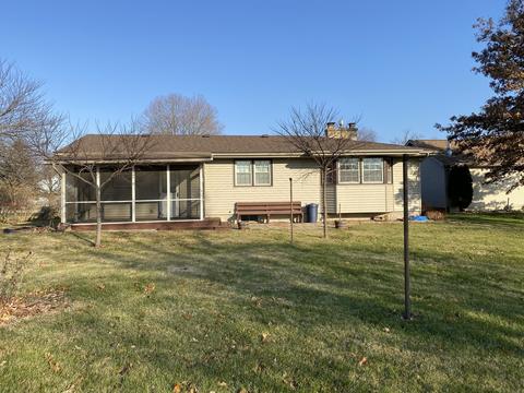 227 E Caroline St, Spring Valley, IL 61362 photo 2