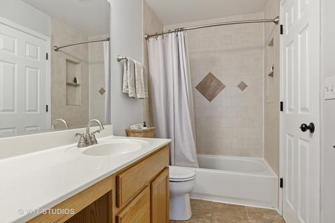 2539 Oak Tree Ln, Plainfield, IL 60586 photo 12