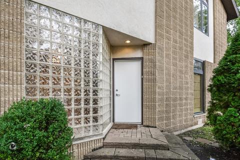 1905 Monroe Ave, Glenview, IL 60025 photo 2