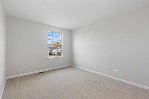 5207 Glenbrook Trl, Mchenry, IL 60050 photo 9