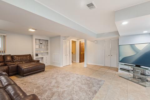 2431 Greenfield Dr, Glenview, IL 60025 photo 14