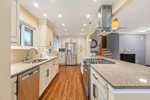 2431 Greenfield Dr, Glenview, IL 60025 photo 5