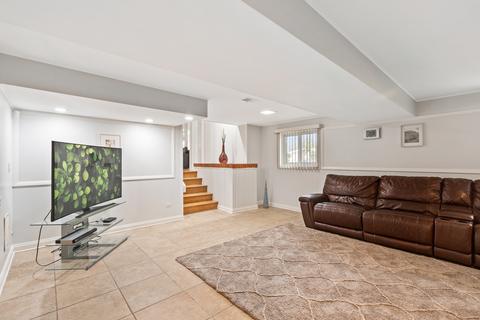 2431 Greenfield Dr, Glenview, IL 60025 photo 15