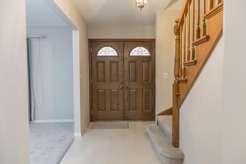 450 S Hickory Ave, Bartlett, IL 60103 photo 2