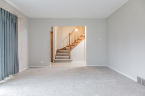 450 S Hickory Ave, Bartlett, IL 60103 photo 4