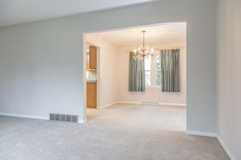 450 S Hickory Ave, Bartlett, IL 60103 photo 5