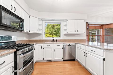 204 Vernon Ave, Wheaton, IL 60187 photo 3