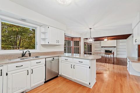 204 Vernon Ave, Wheaton, IL 60187 photo 4