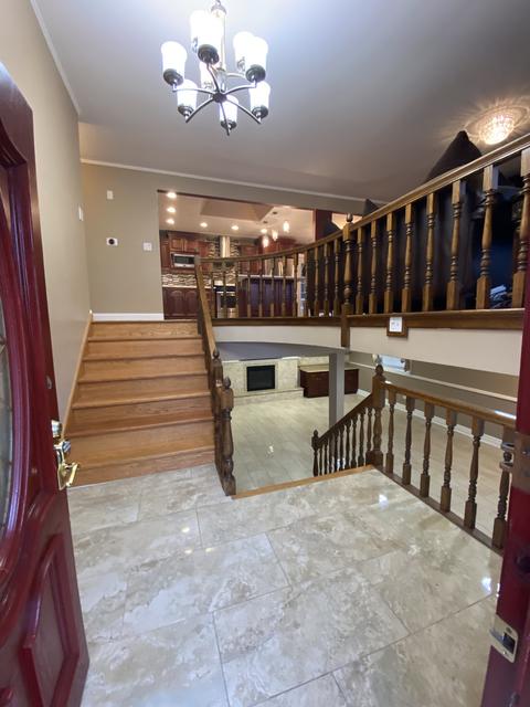 1244 W Meyer Dr, Addison, IL 60101 photo 2