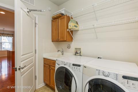 826 Rambling Brook Cir, Elgin, IL 60124 photo 20
