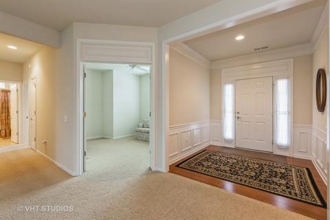 826 Rambling Brook Cir, Elgin, IL 60124 photo 5