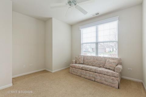 826 Rambling Brook Cir, Elgin, IL 60124 photo 6