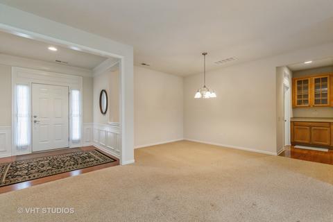 826 Rambling Brook Cir, Elgin, IL 60124 photo 7