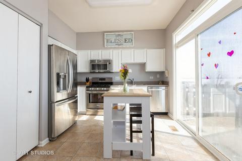 1202 Burns Ln, Minooka, IL 60447 photo 4