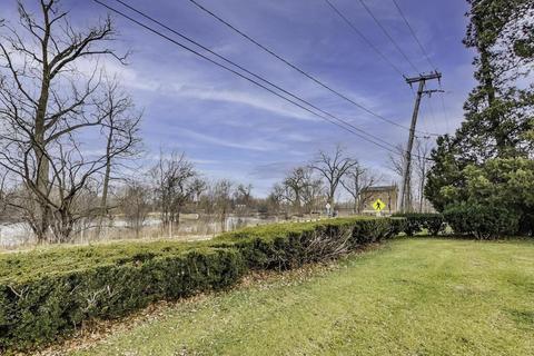 3721 Spring Rd, Oak Brook, IL 60523 photo 2