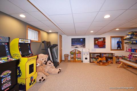 701 Stuart Dr, Carol Stream, IL 60188 photo 34