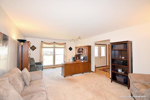 701 Stuart Dr, Carol Stream, IL 60188 photo 6