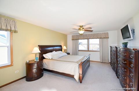 701 Stuart Dr, Carol Stream, IL 60188 photo 17