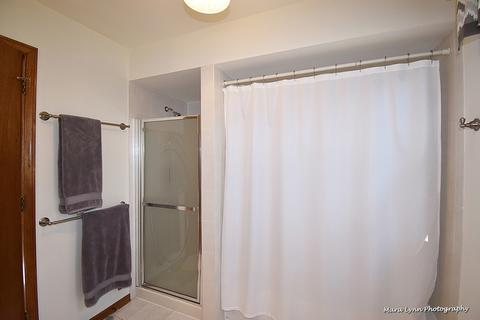 701 Stuart Dr, Carol Stream, IL 60188 photo 20