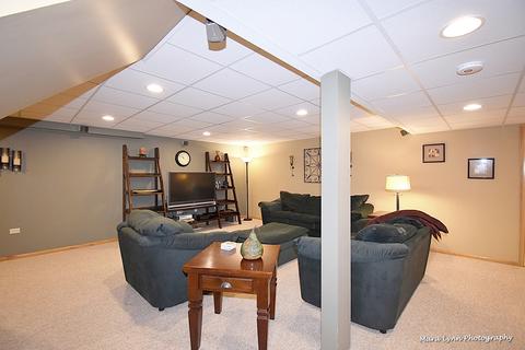 701 Stuart Dr, Carol Stream, IL 60188 photo 32