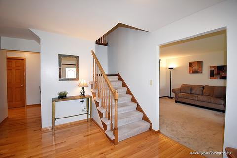 701 Stuart Dr, Carol Stream, IL 60188 photo 5