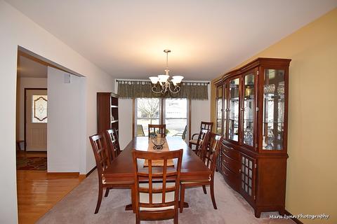 701 Stuart Dr, Carol Stream, IL 60188 photo 8