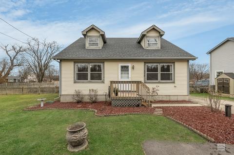 319 Spring Rd, Ingleside, IL 60041 photo 1