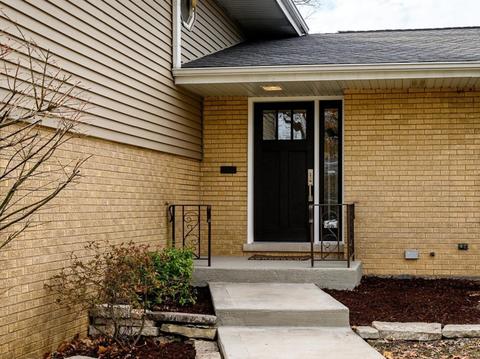 646 S Cedar Ave, Elmhurst, IL 60126 photo 2