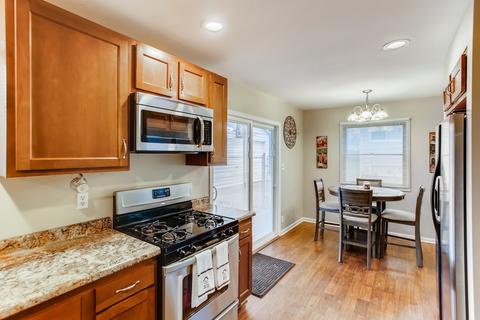 79 Circle Dr E, Montgomery, IL 60538 photo 9