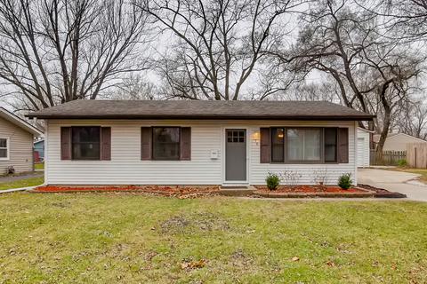 79 Circle Dr E, Montgomery, IL 60538 photo 2