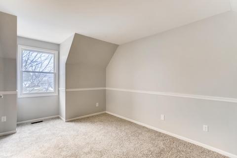 896 Shady Ln, Aurora, IL 60506 photo 11