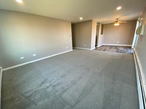 1500 Robin Cir #401, Hoffman Estates, IL 60169 photo 3
