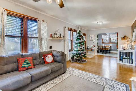 768 Mill St, Elgin, IL 60123 photo 5