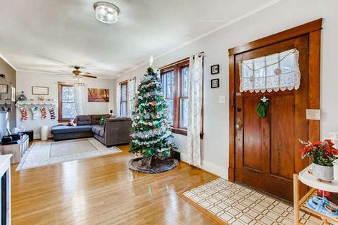 768 Mill St, Elgin, IL 60123 photo 4