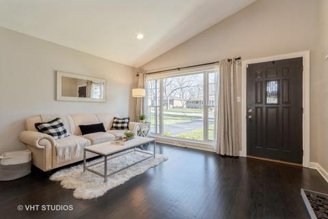 510 Kipling Ct, Wheaton, IL 60187 photo 2