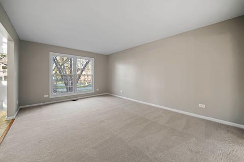 1073 Wakefield Dr, Elgin, IL 60120 photo 4