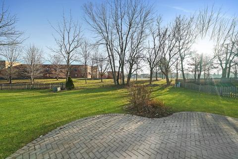 1073 Wakefield Dr, Elgin, IL 60120 photo 24